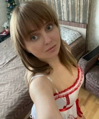 Я создана для того, чтобы исполнить все твои фантазии и желания. 💋
У меня широкий спектр услуг: классический секс, оральные ласки, эротический массаж. Также я могу стать твоей идеальной компаньонкой на различных мероприятиях и деловых встречах. Все, что ты выберешь, будет исполнено с максимальной страстью и индивидуальным подходом.
Мои клиенты говорят, что встречи со мной оставляют незабываемые впечатления. Доверься моим нежным рукам и ощути настоящую страсть! У меня есть отличные отзывы, которые говорят сами за себя. 🌟
На моих фото ты можешь увидеть мою прекрасную фигуру и искорки страсти в глазах. Ты точно не останешься разочарован, увидев меня в реальности. 😍
Так что, живешь ли ты в Москве или просто находишься в гостях, приходи ко мне, и я окуну тебя в мир наслаждения и счастья. Я буду ждать тебя, чтобы сделать нашу встречу незабываемой. Позвони мне и давай сегодня же начнем наше приключение! 🌹💋 Юлия