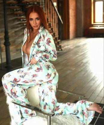 У меня есть все, чтобы ты испытал незабываемое блаженство. 💋
Я идеальный выбор для тех, кто хочет погрузиться в мир страсти и наслаждения. Мои услуги на высшем уровне, я знаю, как доставить удовольствие каждому мужчине.
Фото в моем профиле настоящие, это проверено множеством довольных клиентов. 📷
Я помогу тебе расслабиться и забыть обо всех проблемах, насладиться каждой секундой проведенной со мной. ✨
Принимаю у себя в уютной квартире в Москве, расположенной в центре города. У меня полная конфиденциальность и безопасность - это очень важно для меня и для тебя. 💼
Запишись, и я обещаю, ты не пожалеешь! Жду тебя, чтобы сделать нашу встречу волнующей и незабываемой. 💫 Катерина